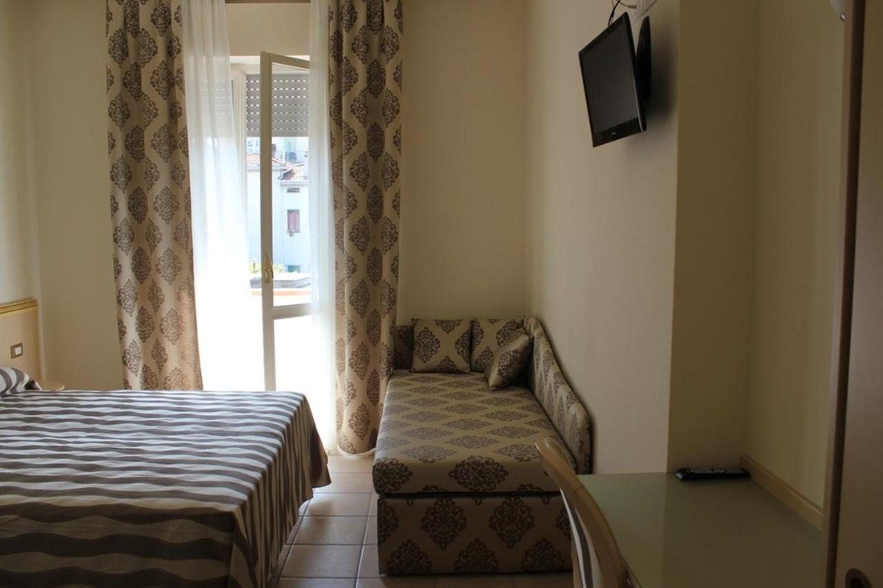 Marina Hotel 18/46