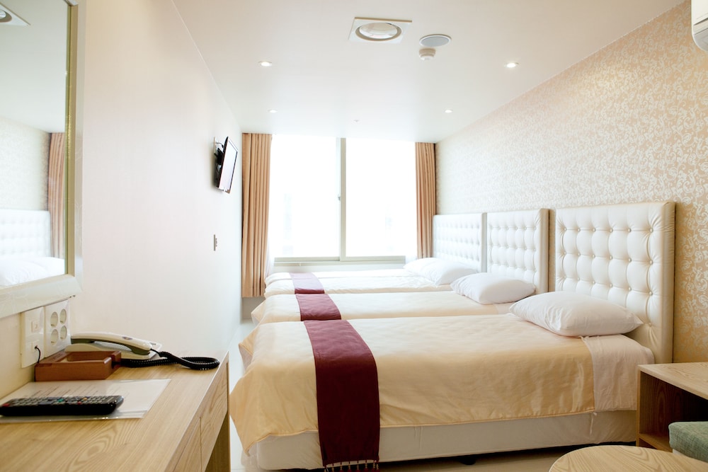 Hotel Cozy Myeongdong 14/73