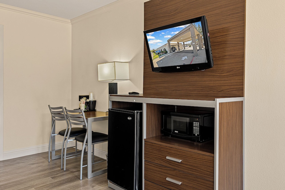 Heritage Inn Express Roseville 35/51
