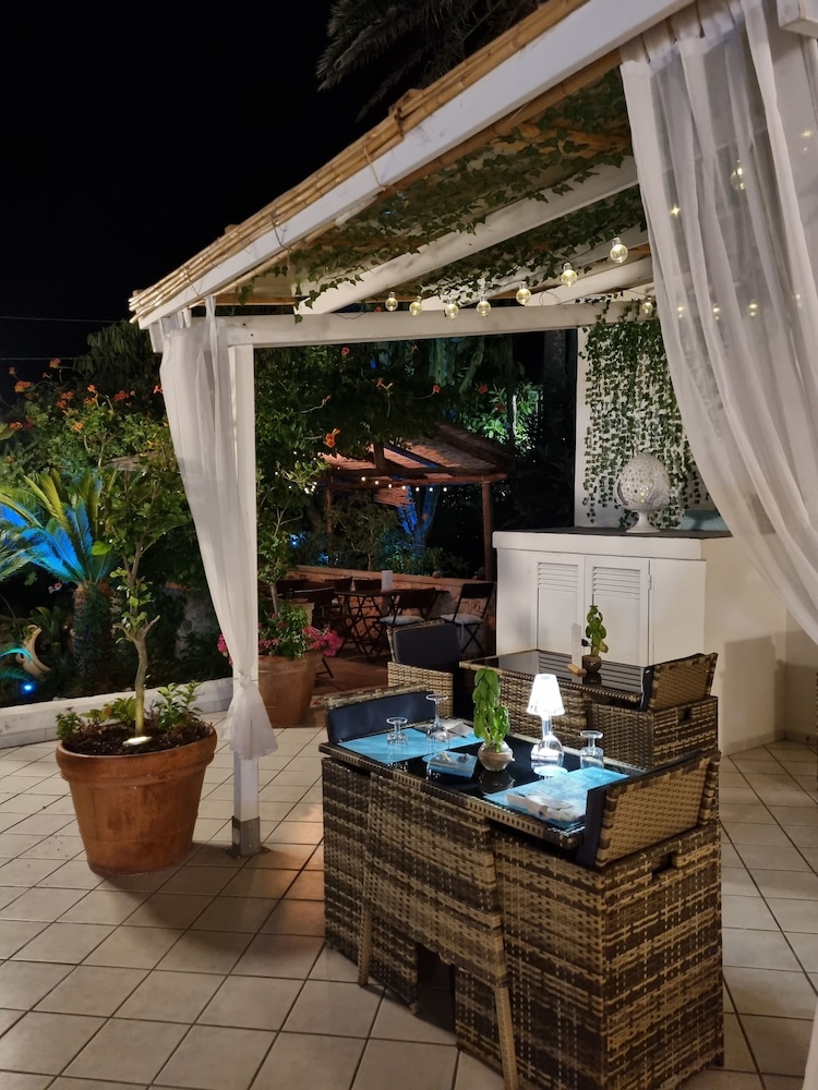Hotel Villa Bina 9/66