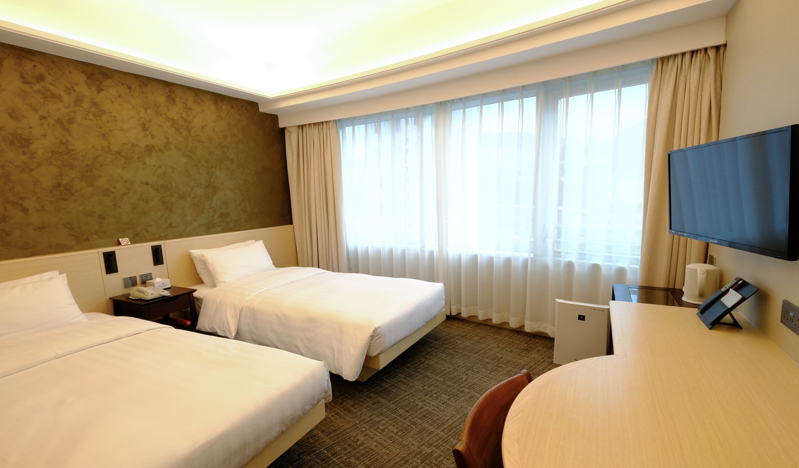 South Pacific Hotel 15/33