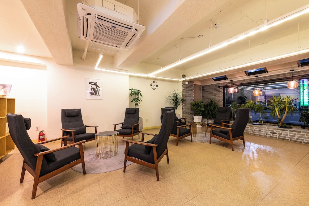 1962 Business Hotel 34/50