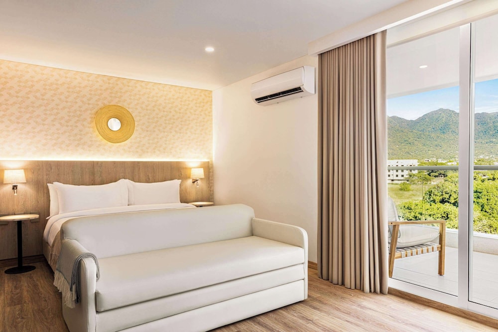 STUDIO, APARTMENT, KING BED, SOFA, ACCESSIBLE
