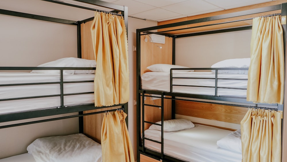 MIXED DORM