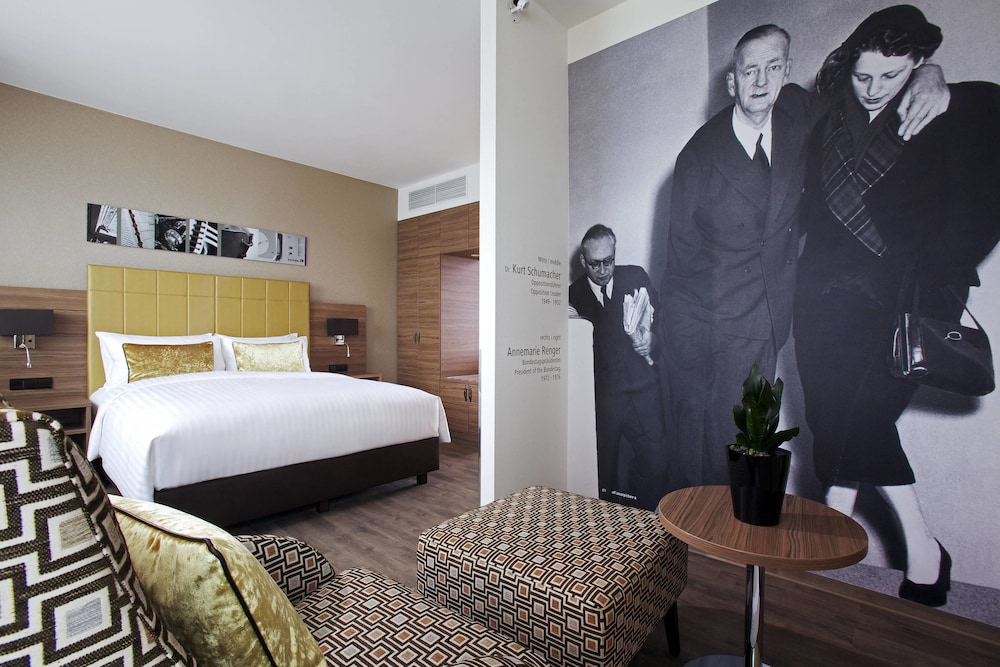 BONN MARRIOTT HOTEL 8/68