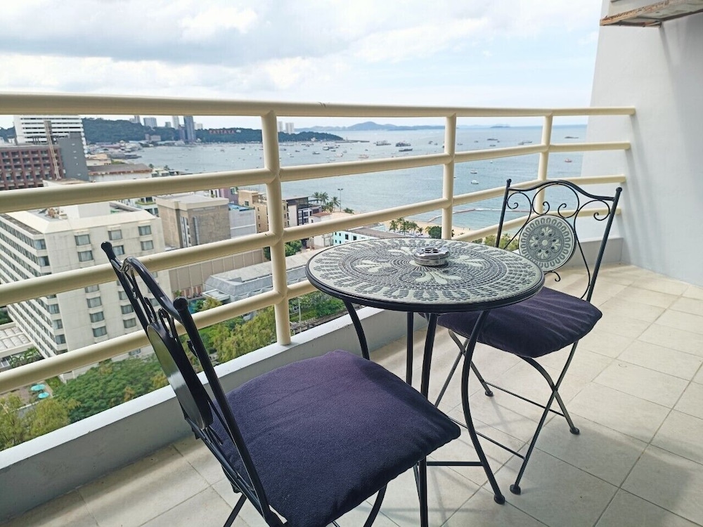 View Talay 6 Condominium By Honey 67/84