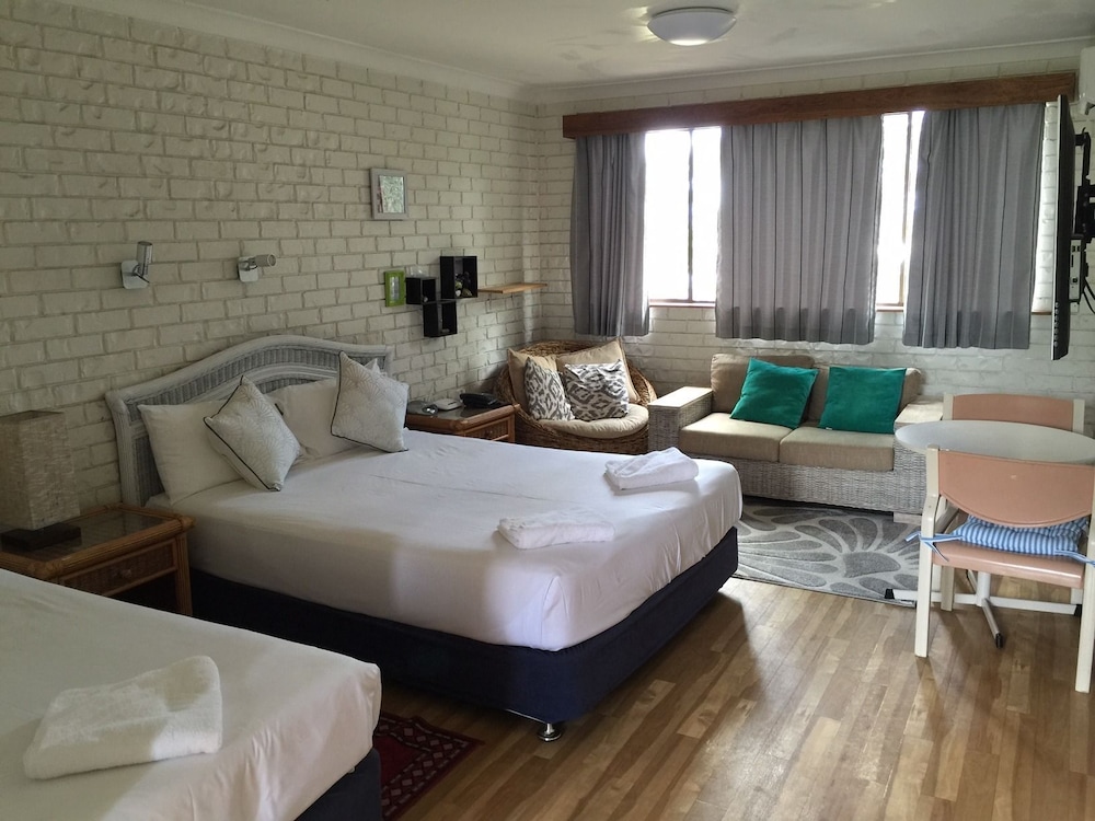 Holland Park Motel 13/33