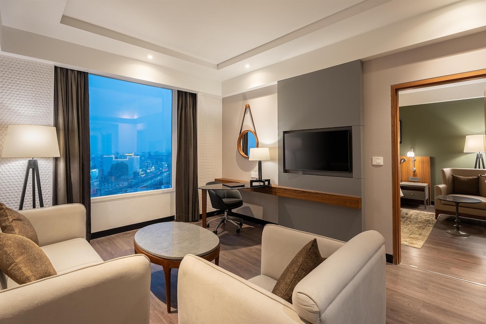 Park Inn by Radisson Lucknow Vikas Nagar 27/41