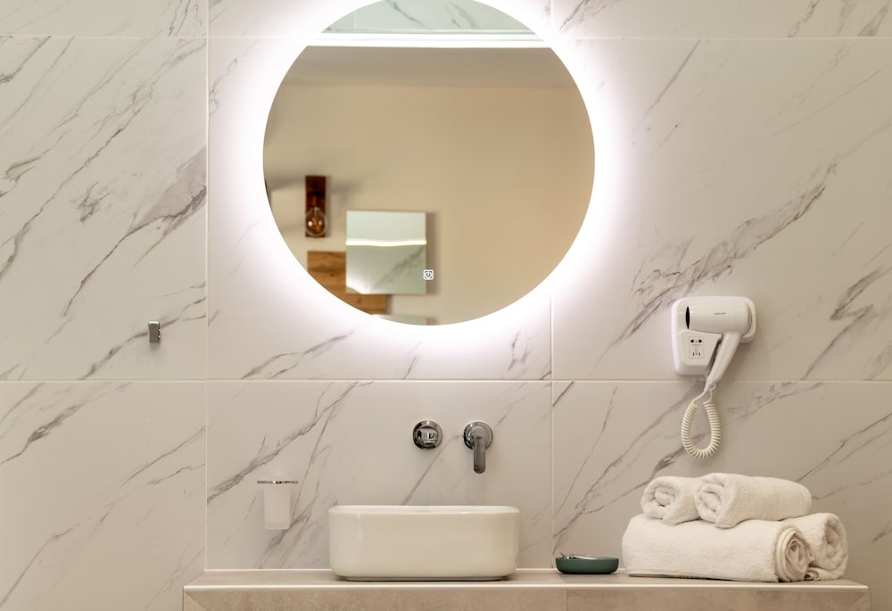 Dunlin Hotel Athens 48/48