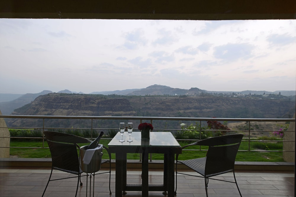 Athiva Resort & Spa Khandala 46/48
