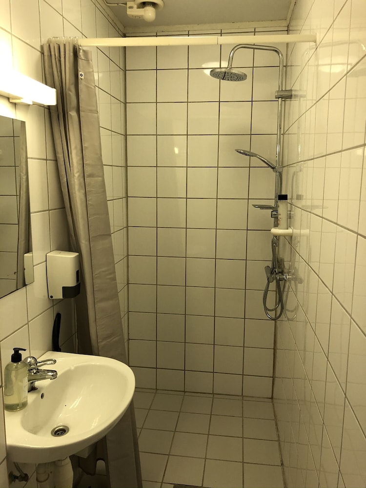 Ami Hotel 48/50