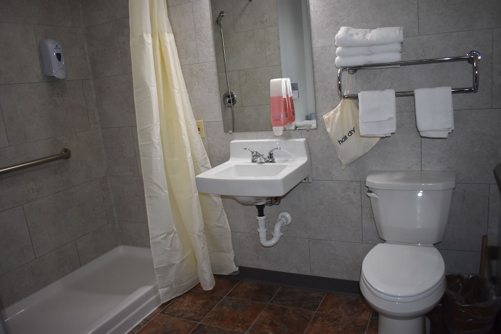 Heartland Hotel And Suites 58/62