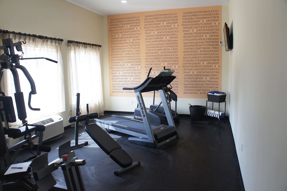 La Quinta Inn & Suites by Wyndham Gonzales LA 23/48