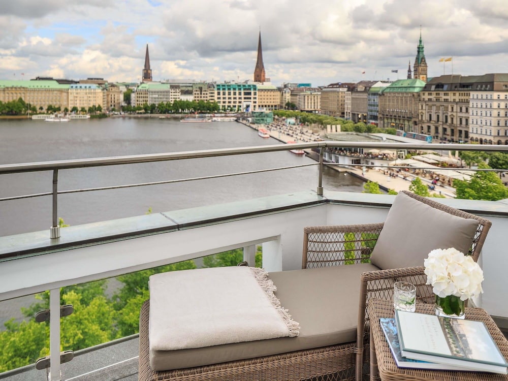 Fairmont Vier Jahreszeiten 5/75