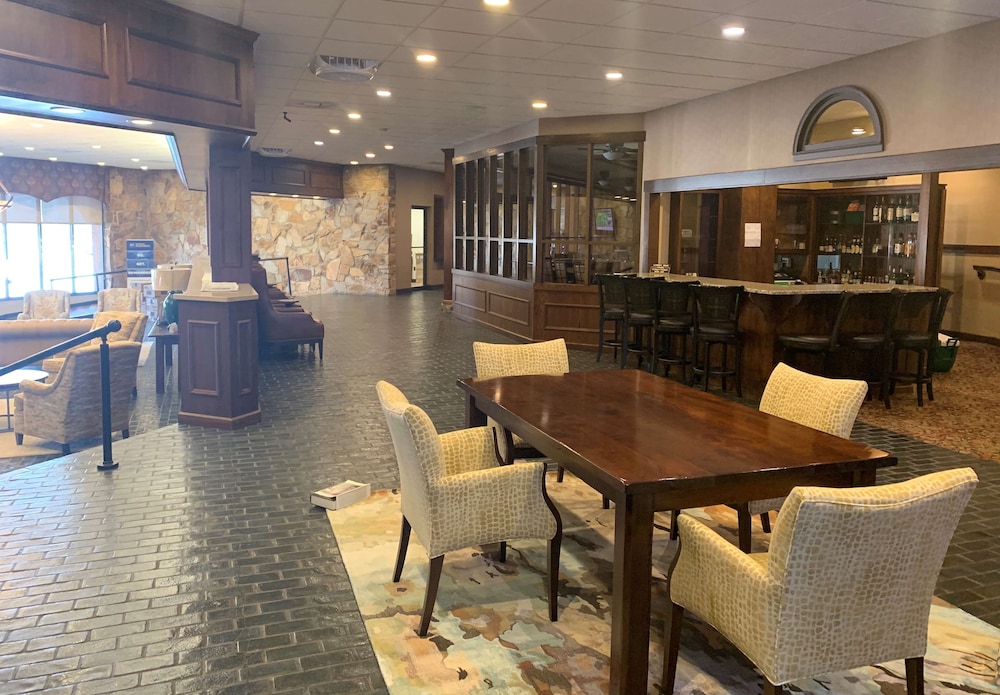 Best Western Plus Wooster Hotel & Conference Center 41/48