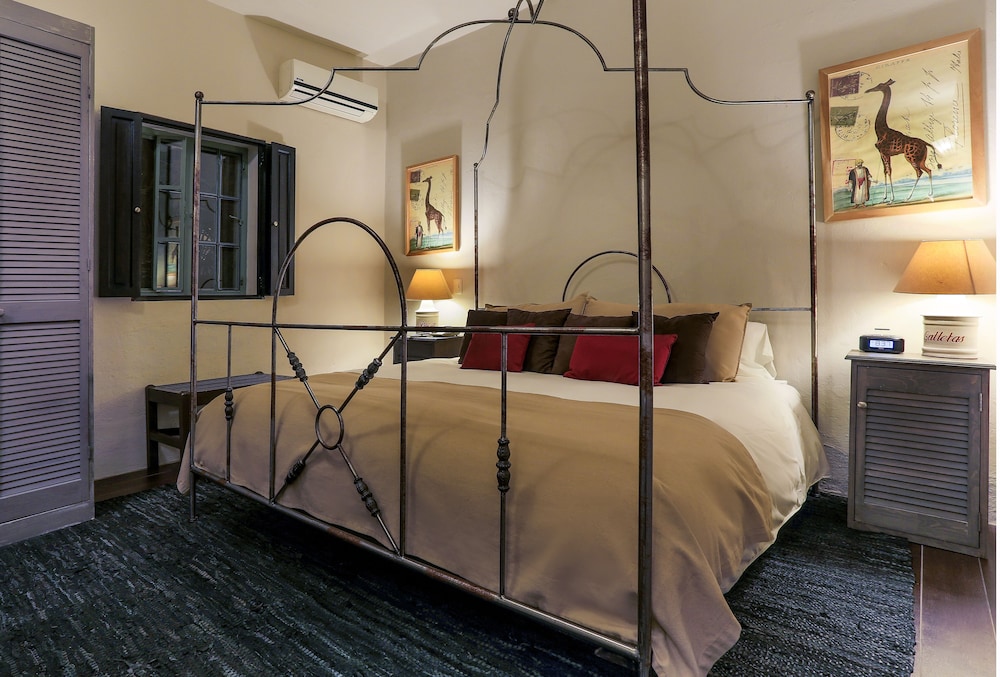 El Palomar Hotel 17/50