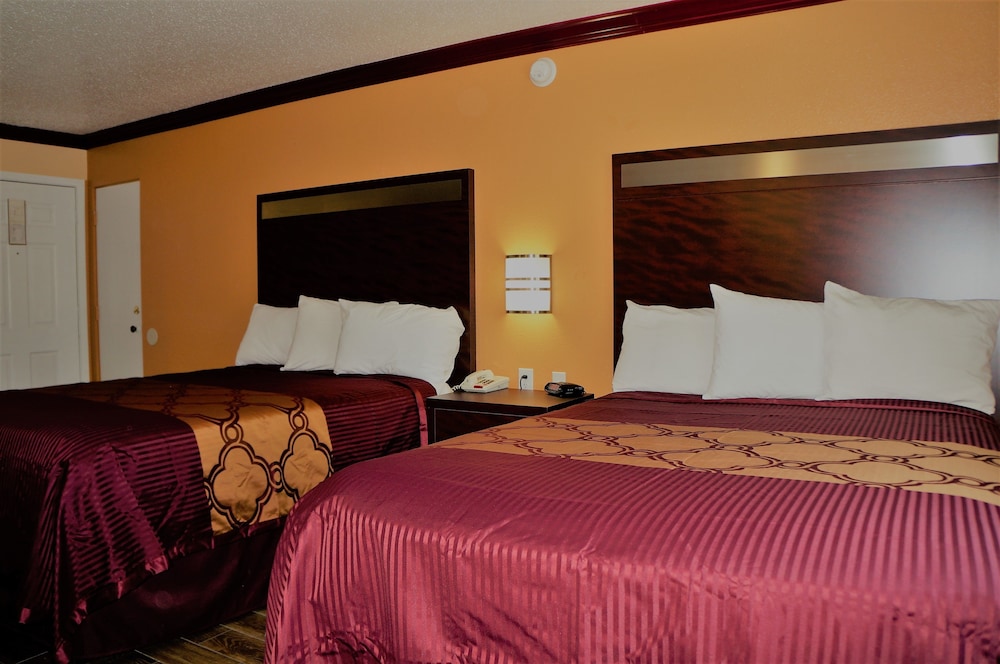 Americas Deluxe Inn 13/32