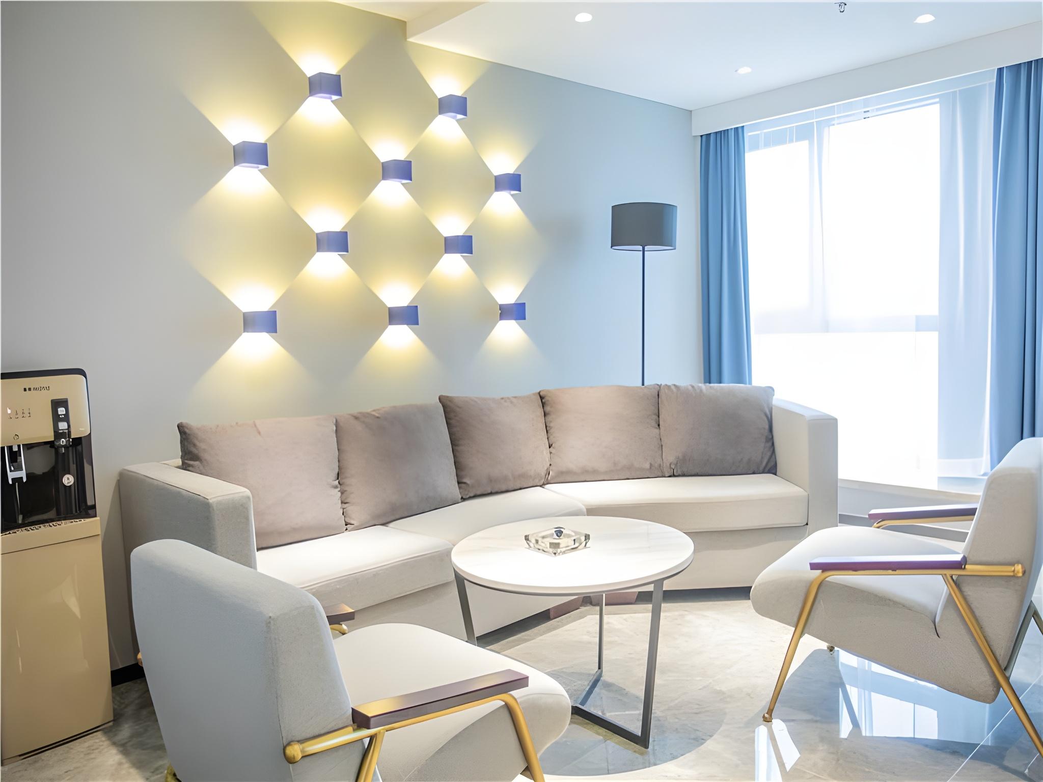 7 Days Premium Hotel (Chongqing North Railway Station North Square Center) 24/32