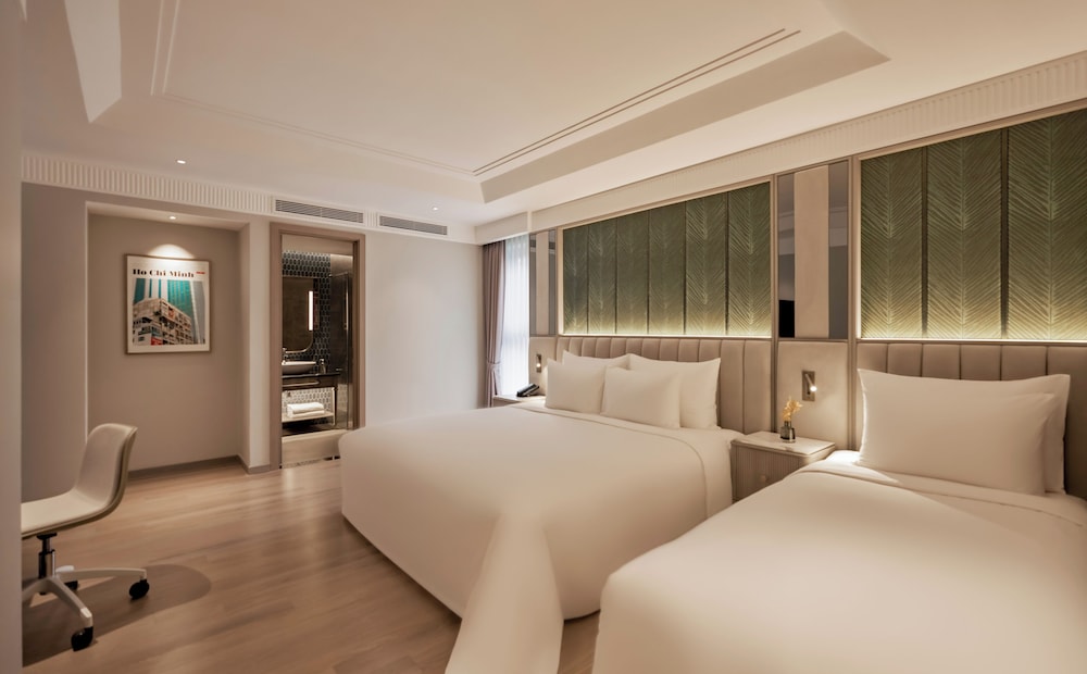 غرفة تنفيذية ثلاثية بسرير كينج وسرير فردي، La Siesta Premium Saigon Central 2/3