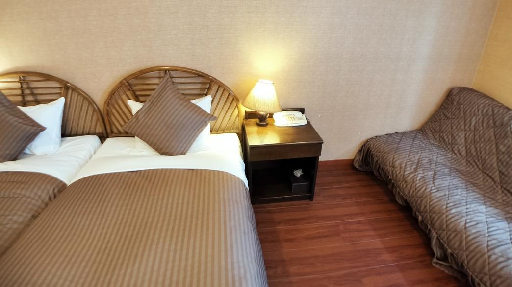 Deluxe, Twin Beds