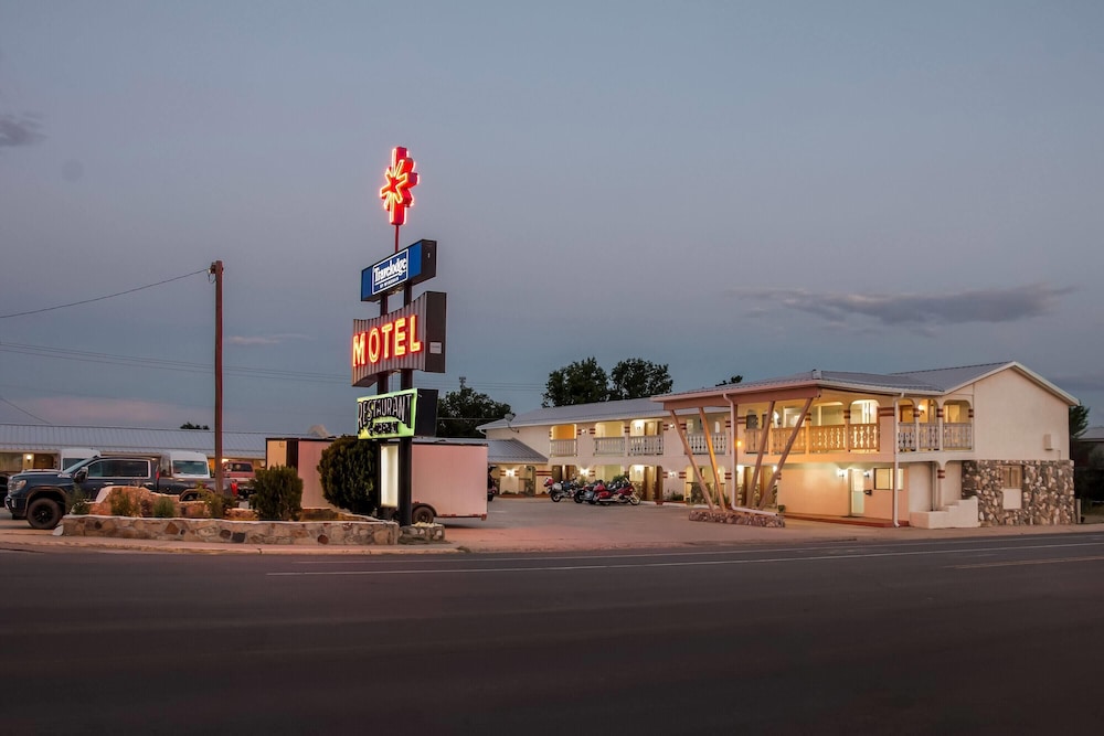 Travelodge by Wyndham Las Vegas NM 3/35