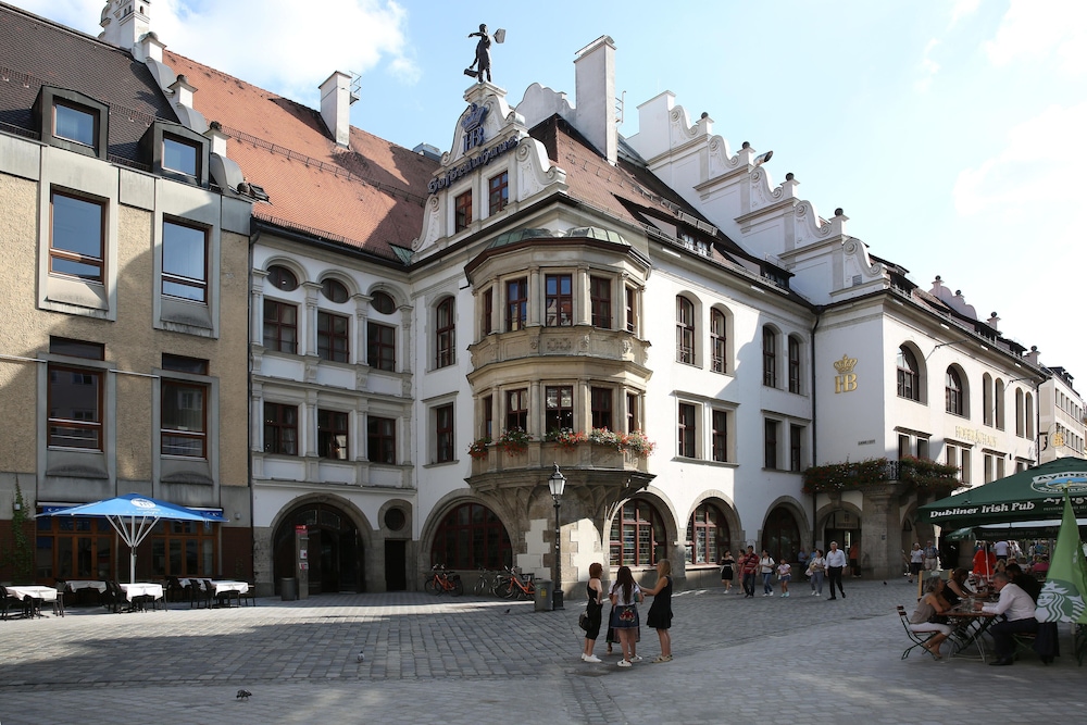 Pullman Munich Hotel 41/46