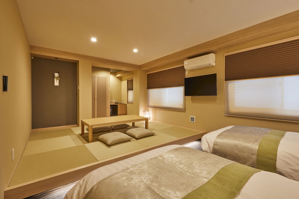 Rinn Shirakawa South 31/50