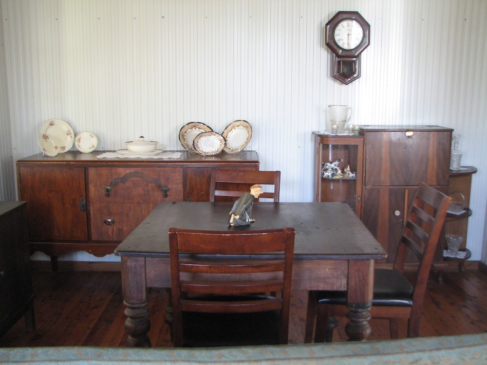 LOVEDALE COTTAGES 31/43