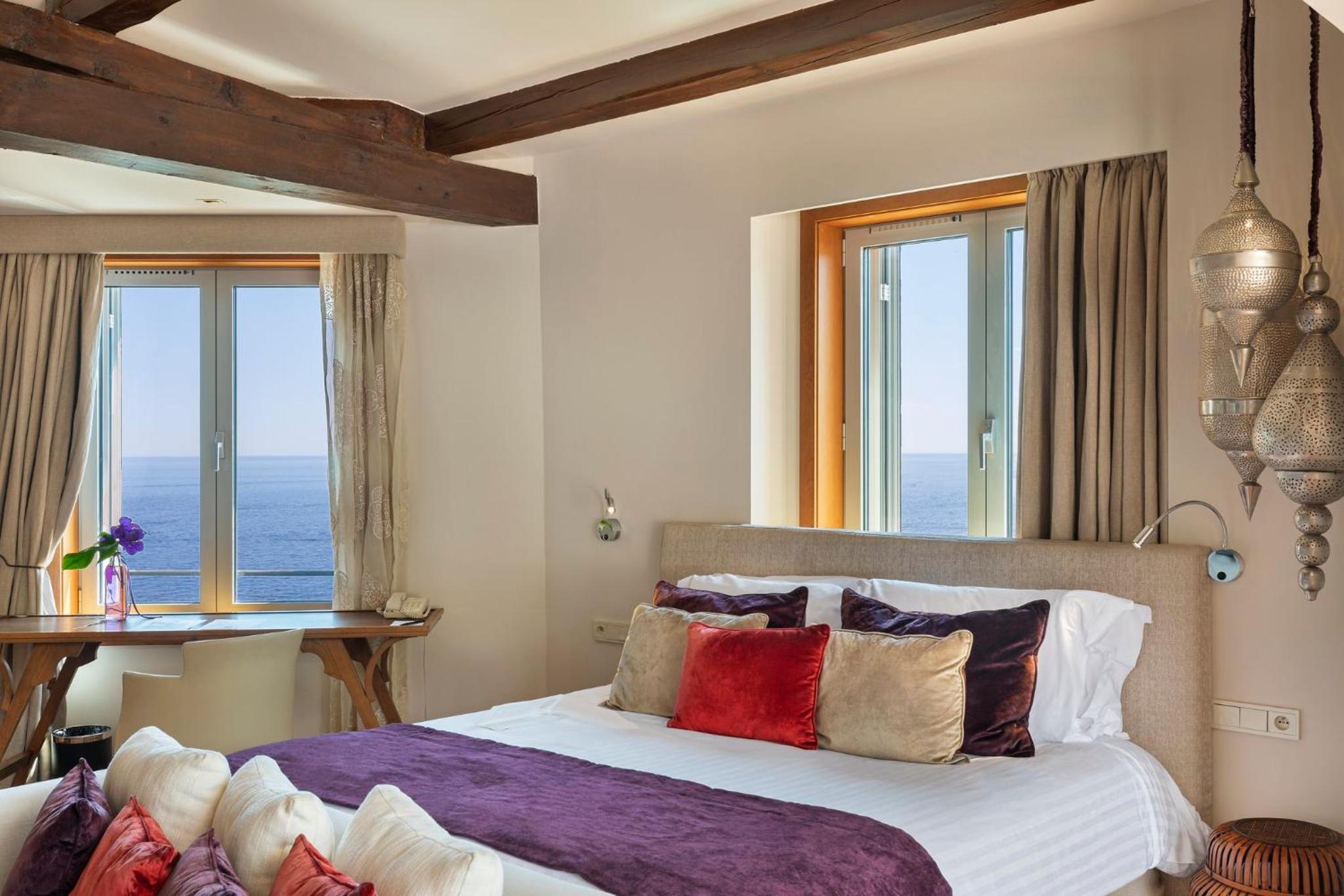 Roof Top, Suite, King Bed, Sea View
