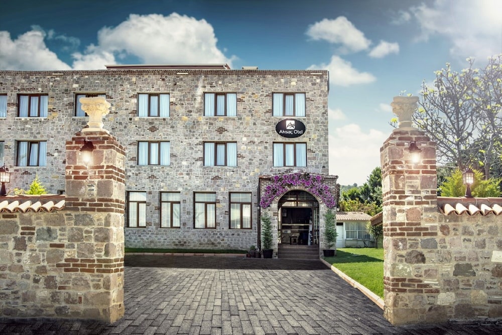 Cunda Aksac Otel 44/50