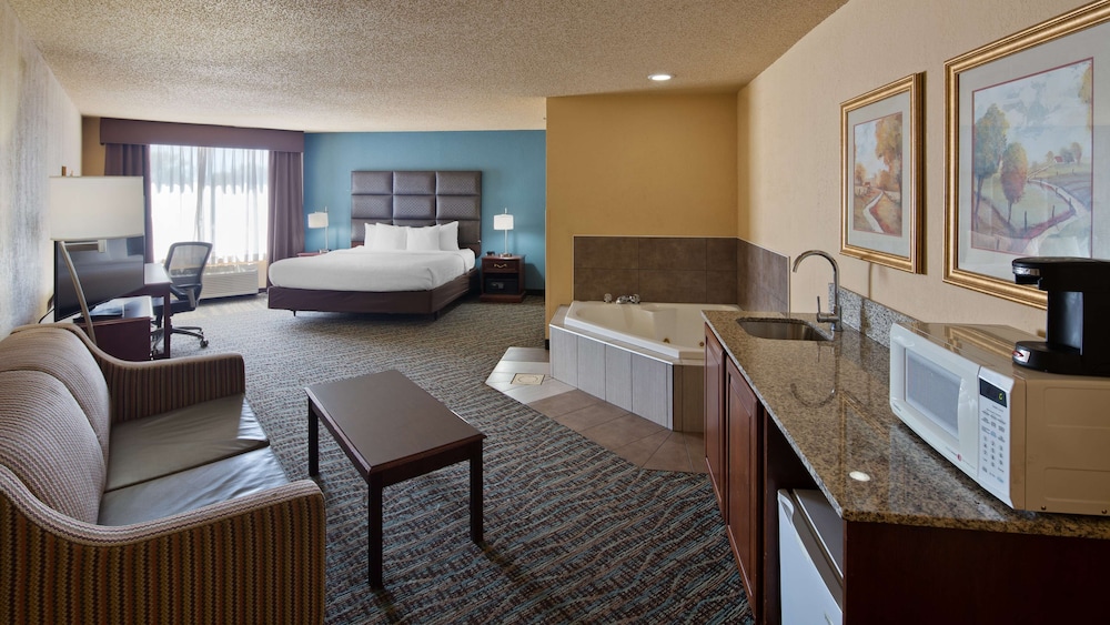 Best Western Holiday Manor 32/49