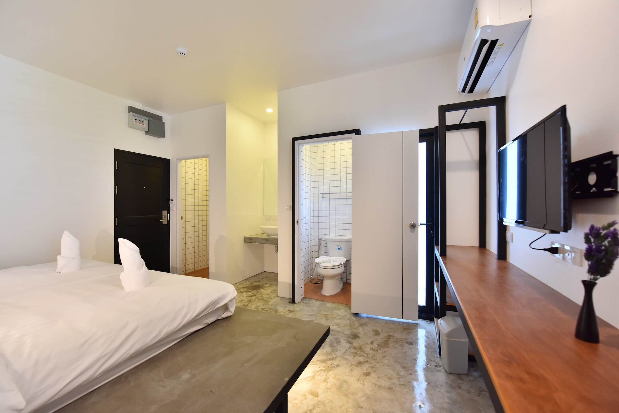 غرفة ديلوكس بسرير مزدوج، Book A Bed Poshtel - Hostel 2/8