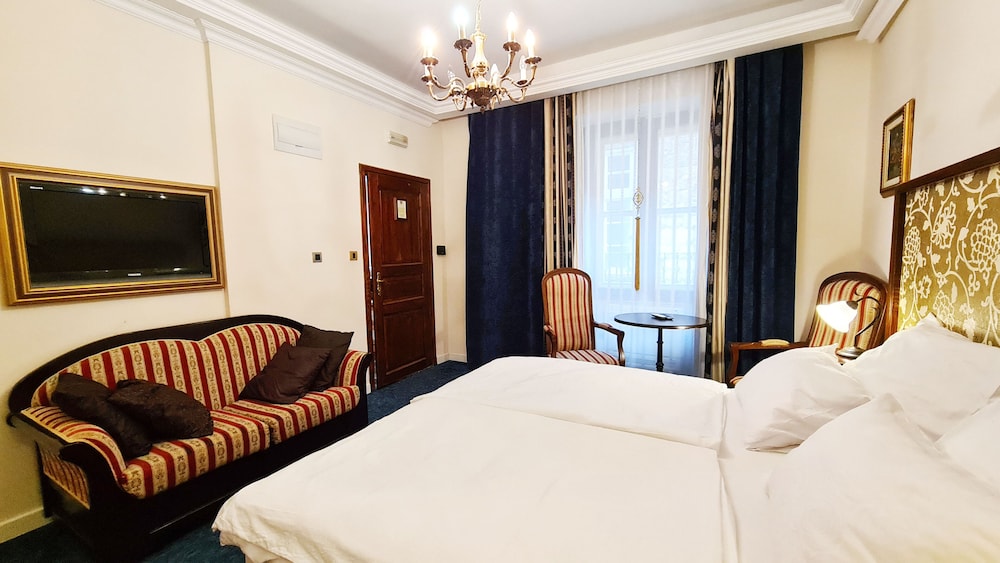 Hamlet Bed and Breakfast 13/66