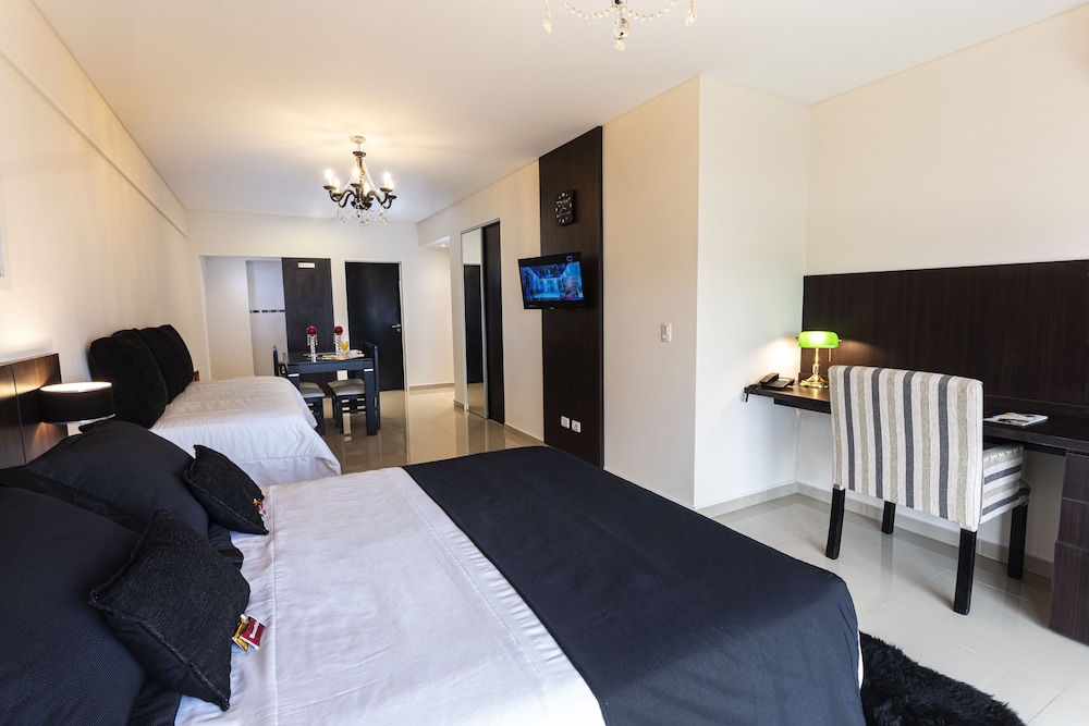 Hotel Master Suite Devoto 15/50