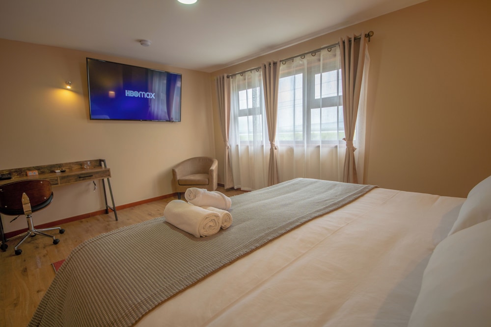 Gran Hotel Aysen 6/16