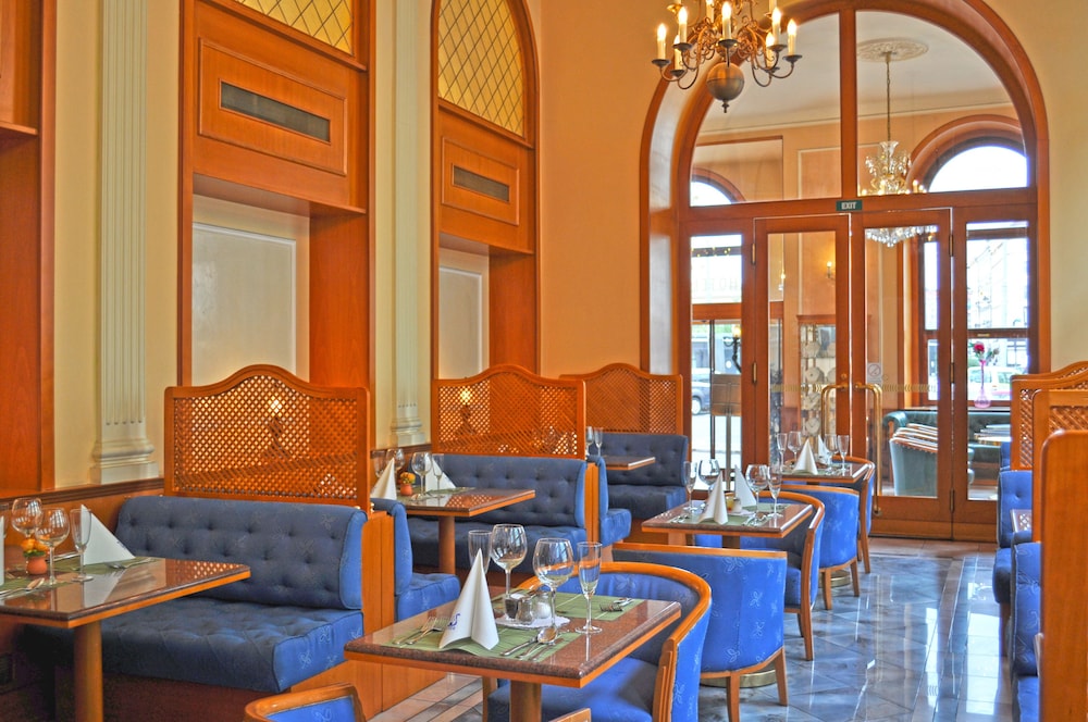 Hotel Opera Prague 54/76
