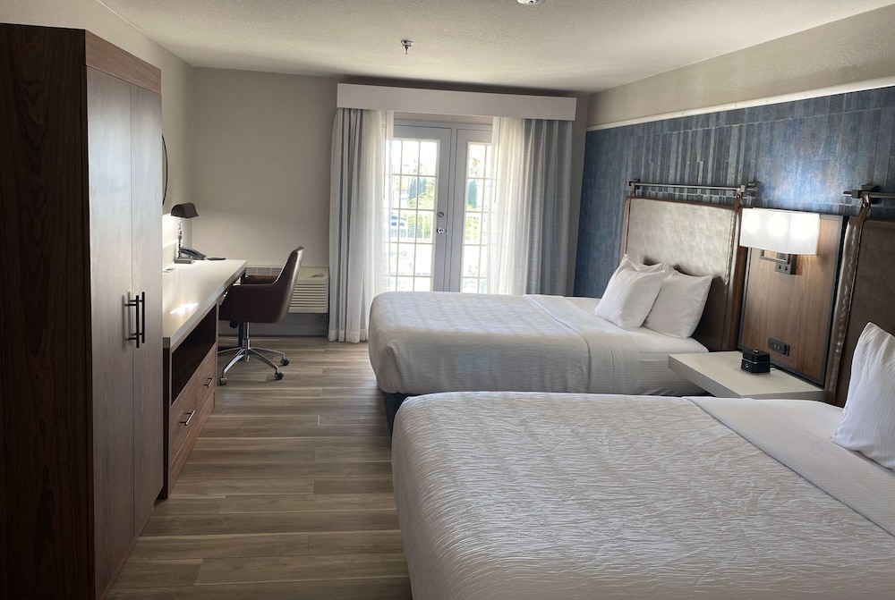 La Quinta Inn & Suites by Wyndham Safford Copper Valley 6/21