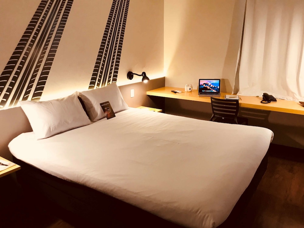 STANDARD, DOUBLE BED