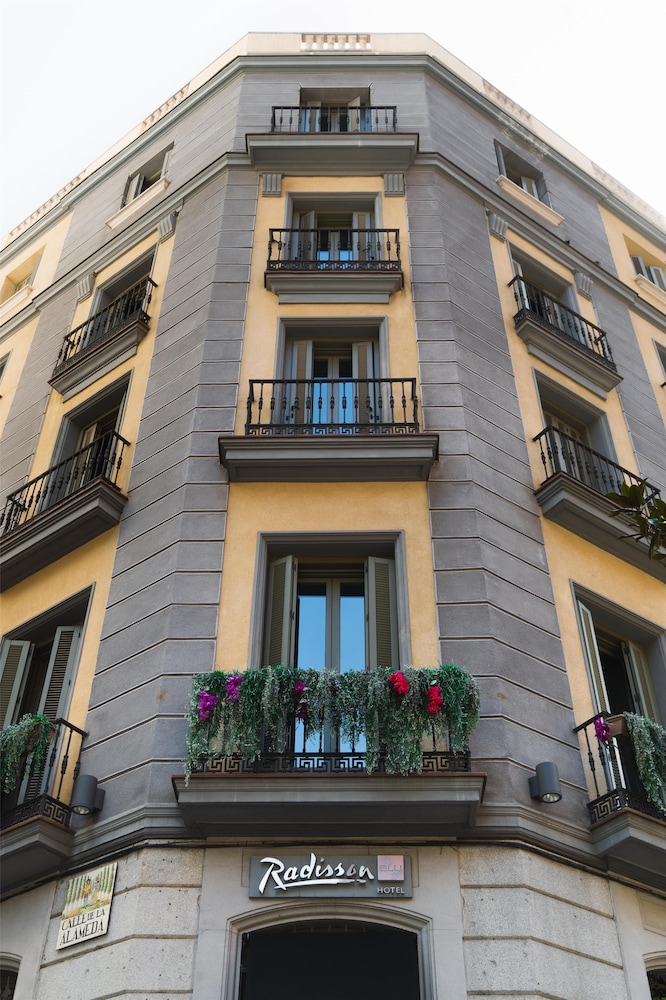 RADISSON BLU MADRID PRADO 4/74