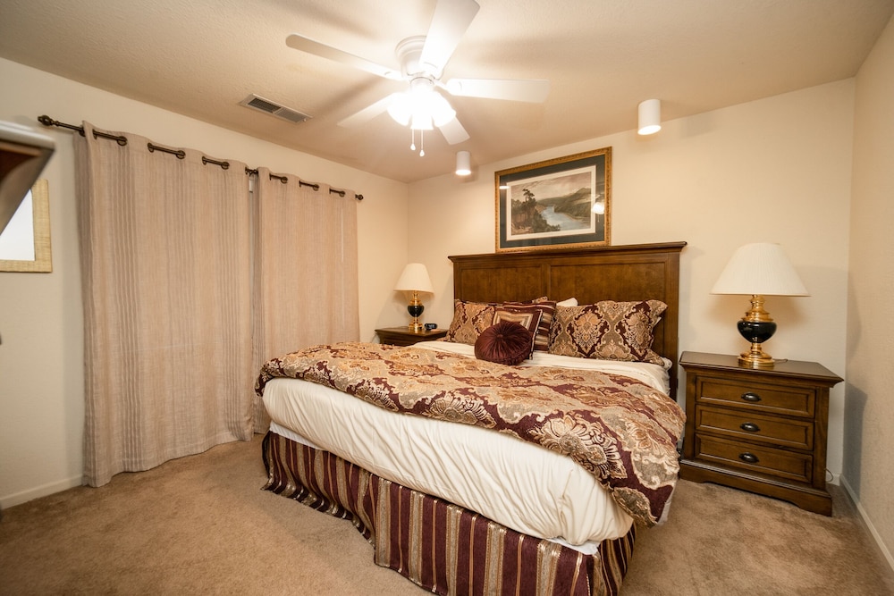 Pointe Royale Condominium Resort & Golf Course 30/81