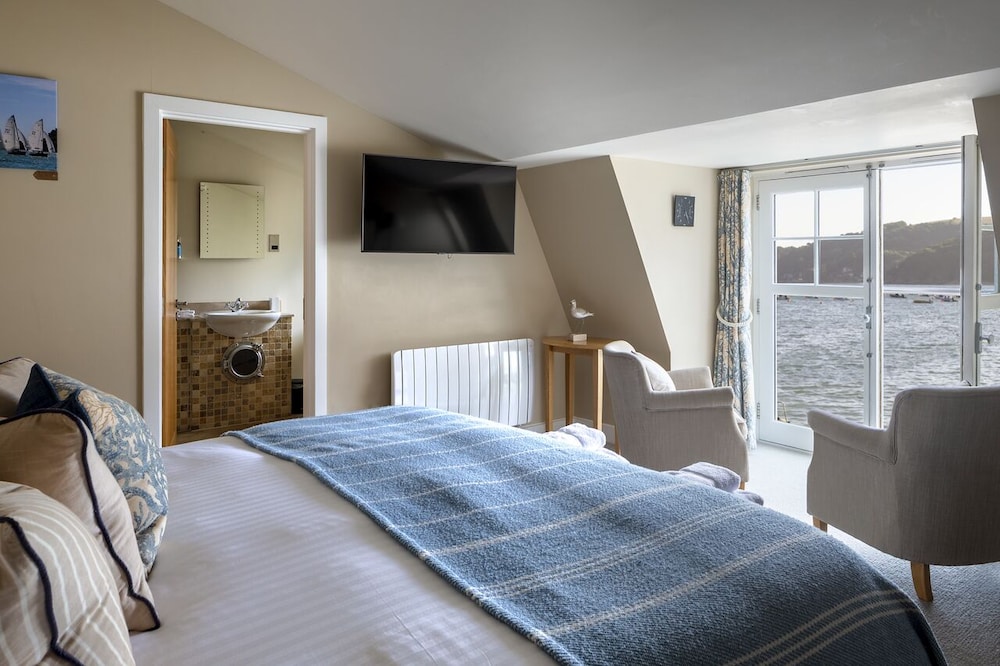 South Sands Hotel 7/50