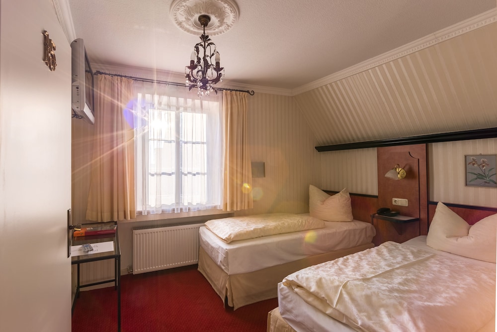 Hotel Goldener Hirsch 20/50