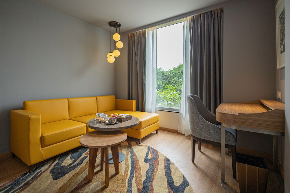 Golden Tulip Bhopal 32/50