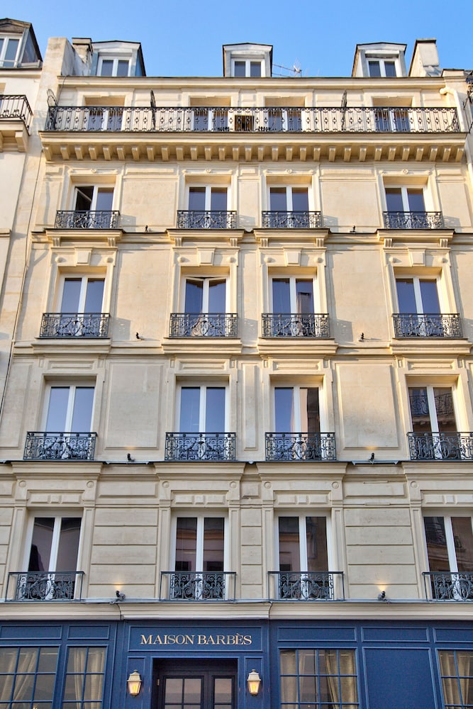 Maison Barbes 4/61