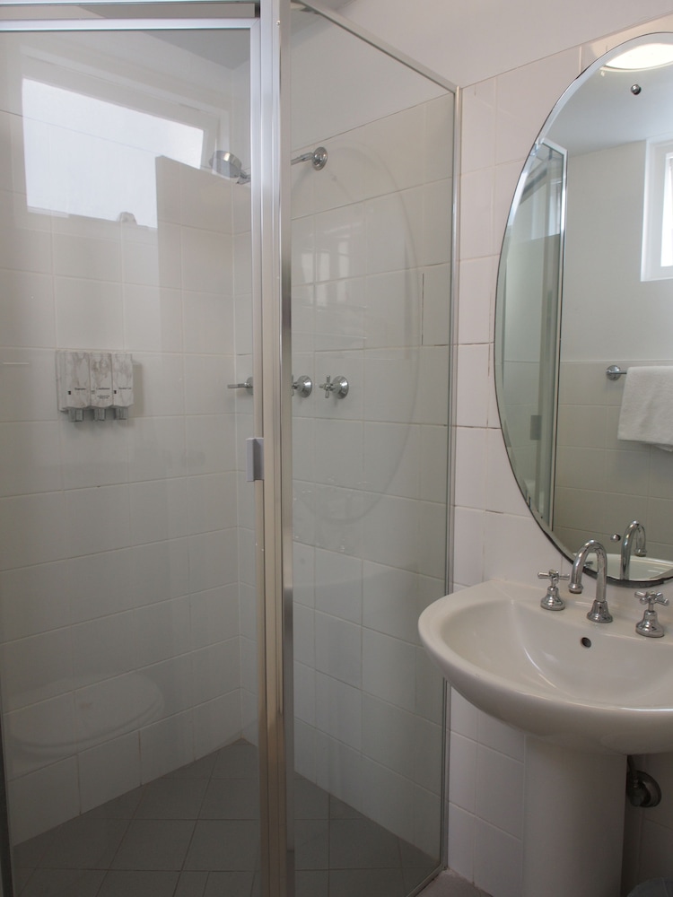SAVOY DOUBLE BAY HOTEL 37/44