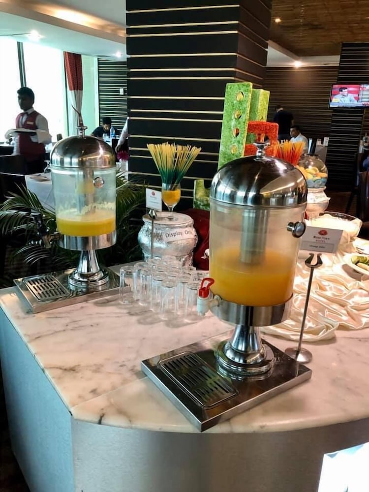ROSE VIEW HOTEL 24/64