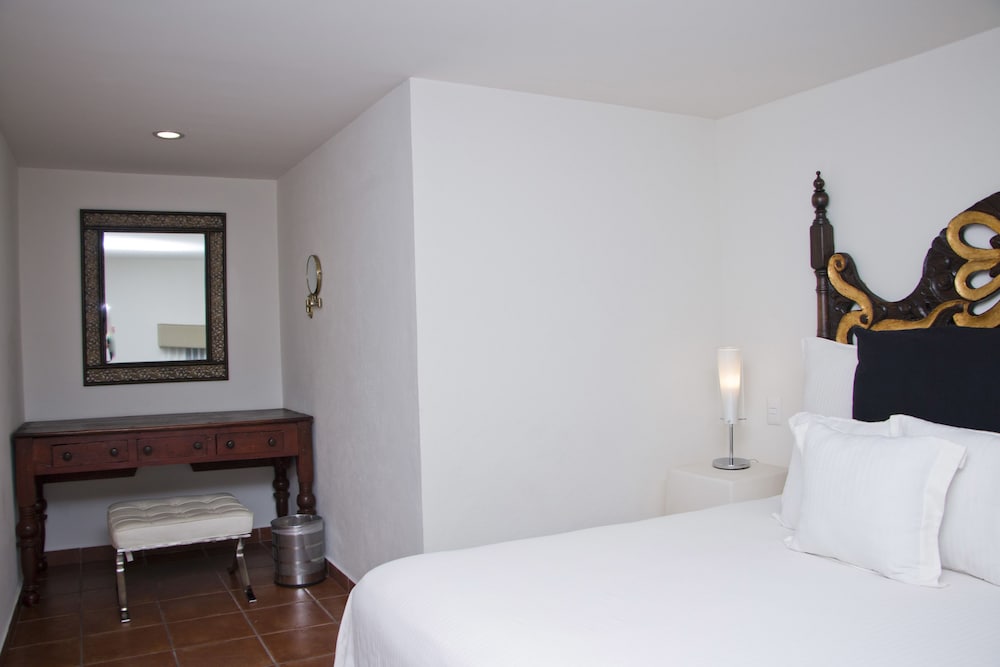 Herencia Hotel By Hosting House 5/50