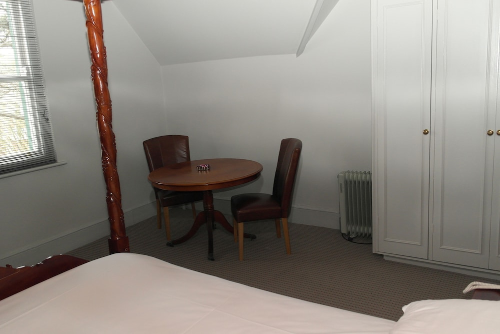 Wards Hotel 15/26