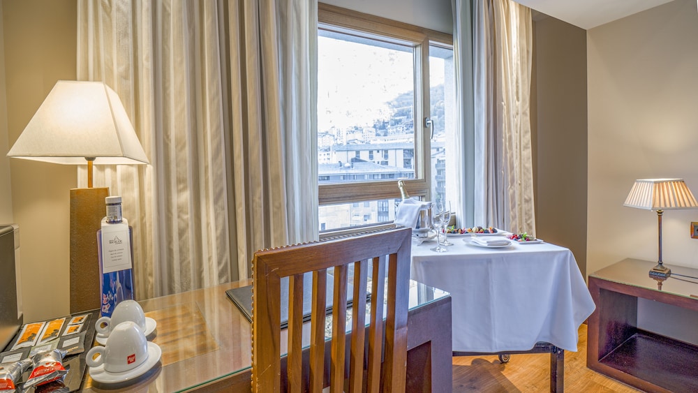 Roc Blanc Hotel & Spa 25/50