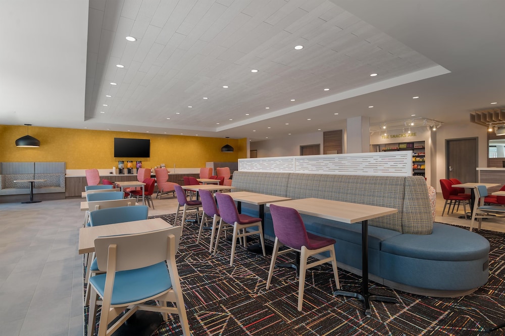 Home2 Suites by Hilton Riverview Tampa 32/54